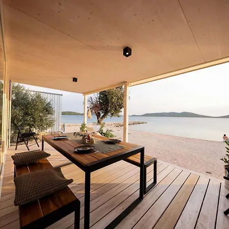Buqez Eco - Front 26 - Seaview *