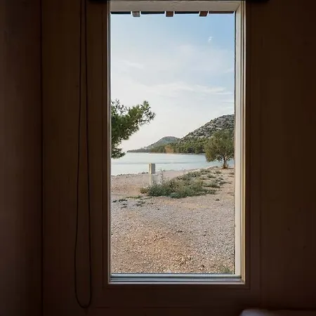 Villa Buqez Eco - Front 26 - Seaview Drage