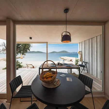 Villa Buqez Eco - Front 26 - Seaview Drage