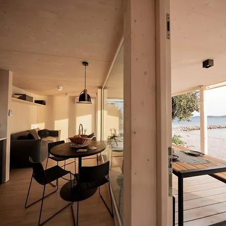 Buqez Eco - Front 26 - Seaview Villa Drage
